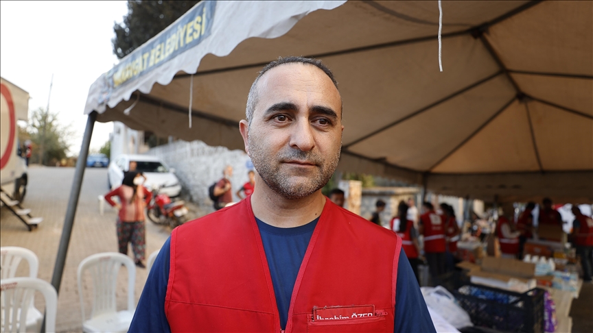 Türk Kızılay Manavgat'ta yangın bölgesinde vatandaşların ve ekiplerin hizmetinde