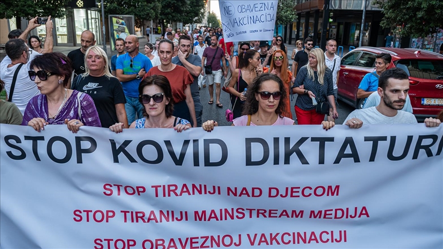 Podgorica: Održan protest zbog epidemiloških mjera, građani se protive obaveznoj vakcinaciji protiv COVID-19