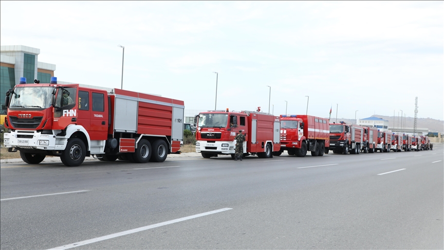 آذربایجان 53 دستگاه خودروی آتش‌نشانی به ترکیه فرستاد