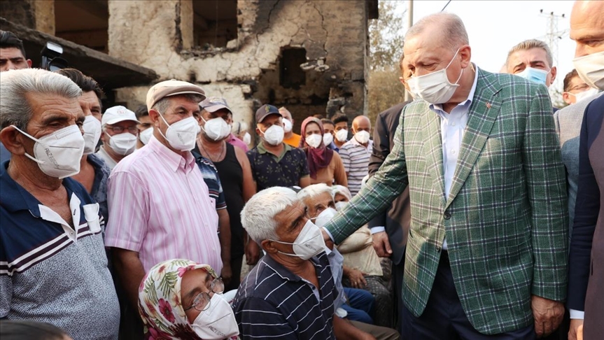 El presidente de Turquía visita las zonas afectadas por los incendios forestales