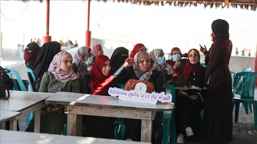 غزة.. انطلاق المخيمات التثقيفية الصيفية للفتيات