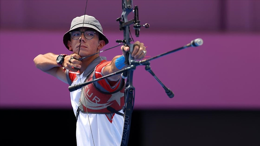 2020 Tokyo Olimpiyat Oyunlarında milli okçu Mete Gazoz yarı finale yükseldi