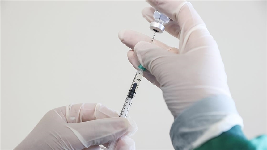 Kovid-19'la mücadele kapsamında ülke genelinde bir haftada 7 milyon dozdan fazla aşı uygulandı