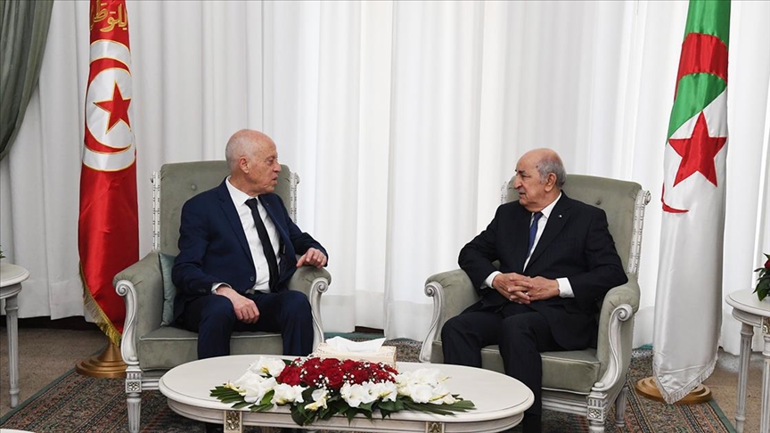Tunus Cumhurbaşkanı Said'in Cezayirli mevkidaşına yakında 'önemli kararlar' alınacağını söylediği belirtildi