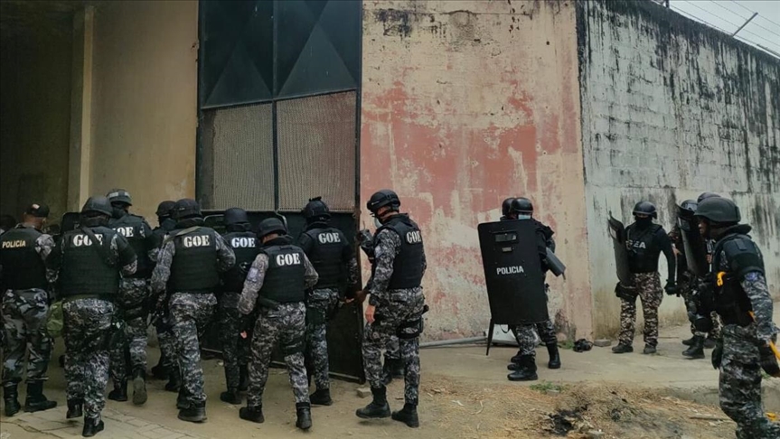 Policía interviene cárcel de Guayaquil, Ecuador, para evitar posibles motines