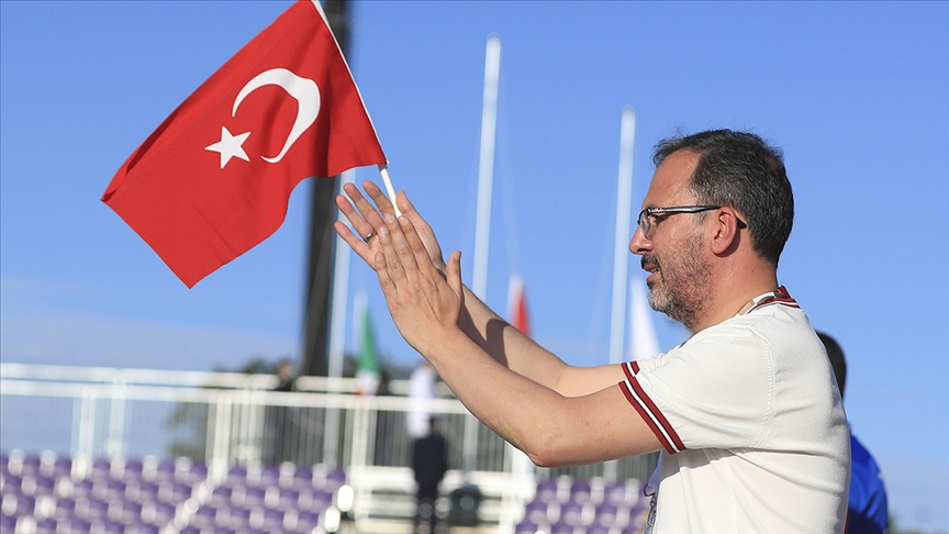Kasapoğlu: Böylesine zor zamanlarda ülkemize güzel haberleri sporcularımız vesilesiyle iletmek apayrı bir heyecan
