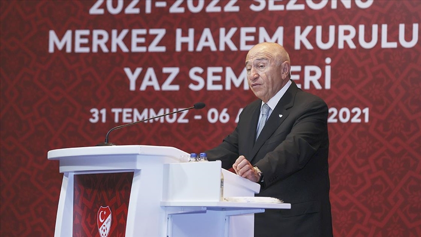 TFF Başkanı Özdemir: 2023 yılından itibaren kadın hakemlerimizin Süper Lig'de maç yönetmesini hedefliyoruz