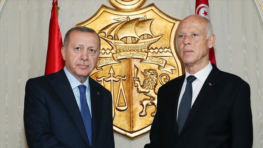 Turkish, Tunisian presidents talk democracy, stability over phone