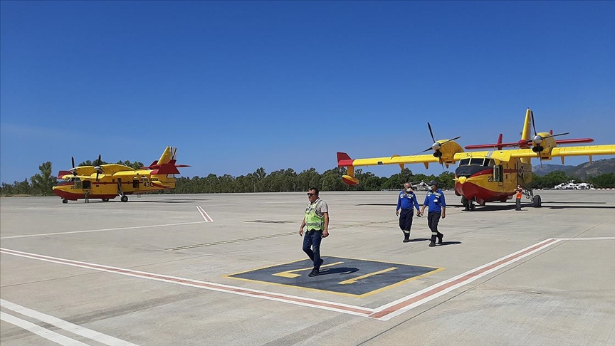 İspanya'nın Türkiye'deki yangınlarla mücadele için gönderdiği 2 yangın söndürme uçağı Dalaman'a ulaştı