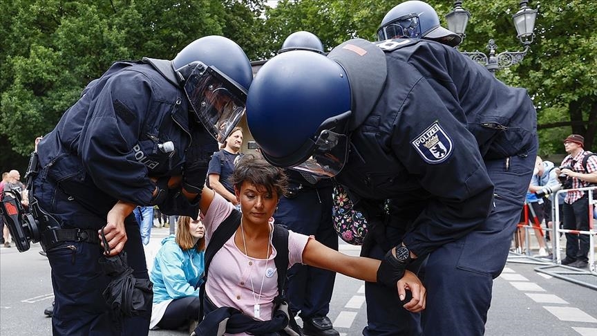 Njemačka policija na meti kritika zbog prekomjerne upotrebe sile na protestima