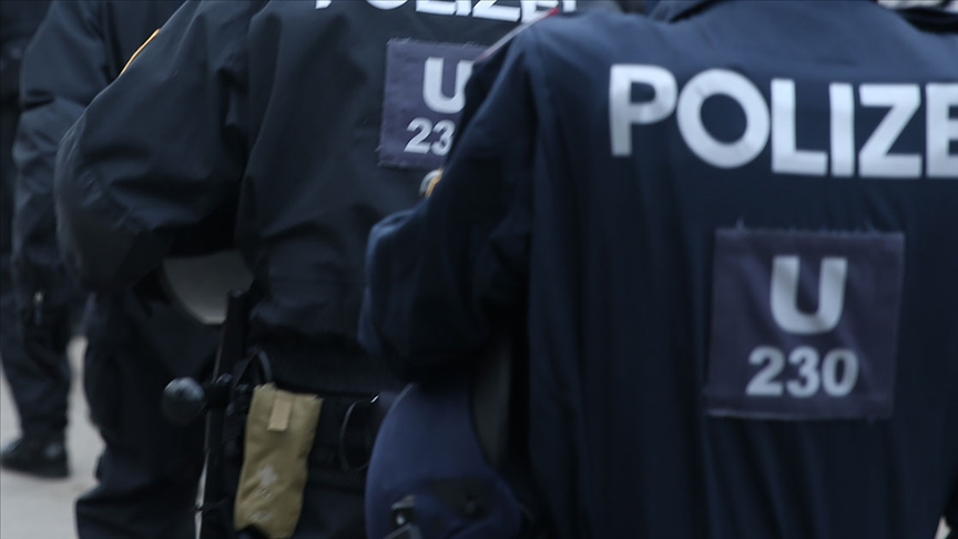 Avusturya mahkemesinden, 'terör bahanesiyle' Müslümanlara yapılan polis baskınları yasalara aykırı kararı