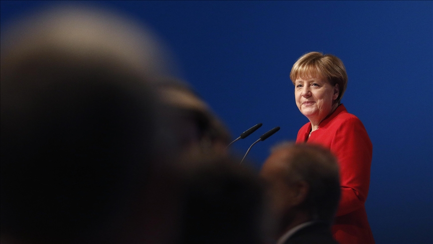 Merkel’s Conservatives in Germany maintain clear lead in election poll