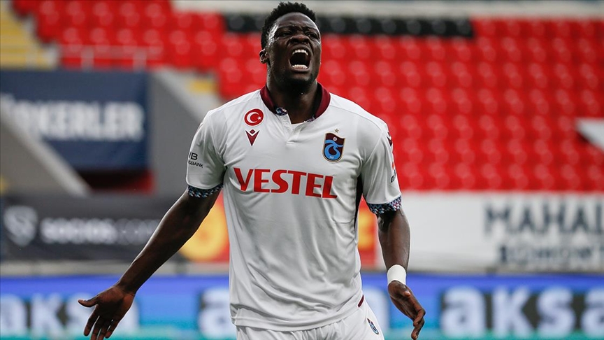 Trabzonspor: Genoa, Ekuban'a talip oldu