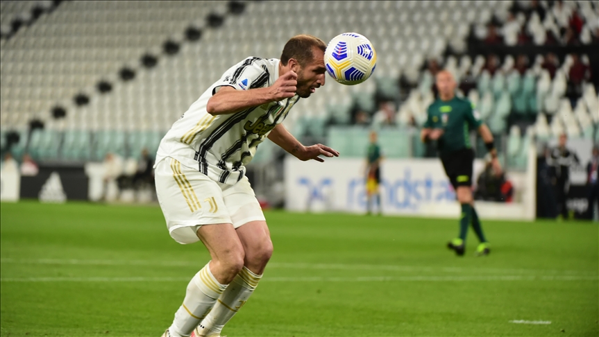 Juventus captain Chiellini renews contract