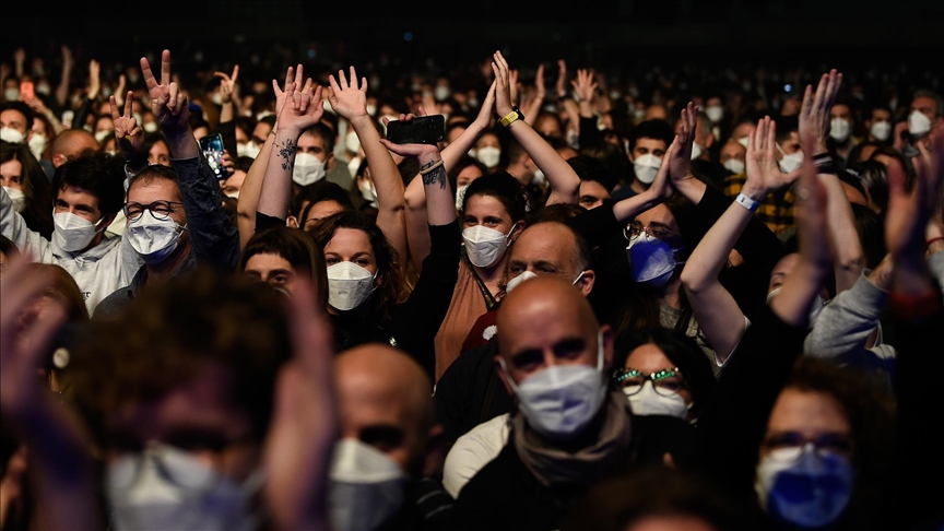 Thousands infected at ‘COVID-safe’ music festivals in Catalonia, Spain