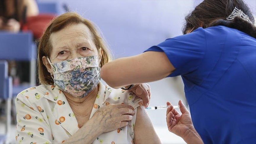 Más del 80% de la población en Chile completó su esquema de vacunación contra la COVID-19