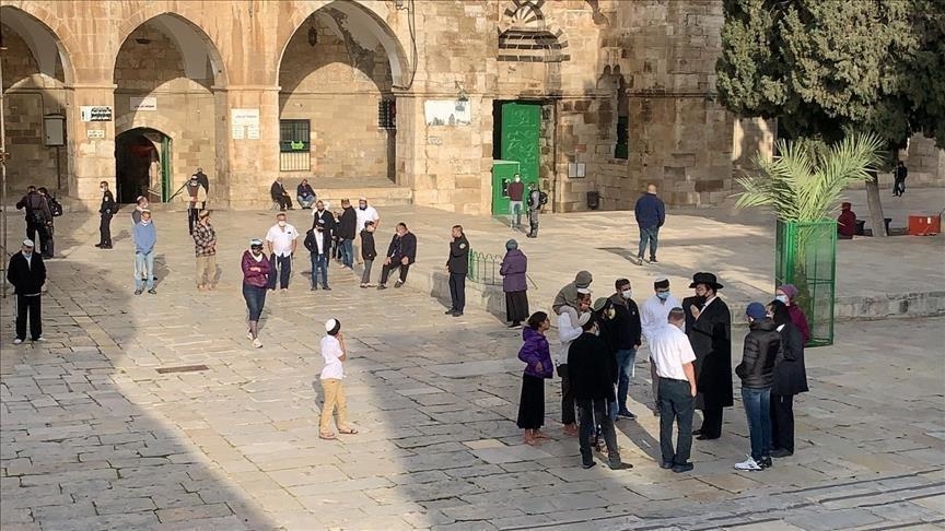 Dozens of Israeli settlers storm Al-Aqsa complex in Jerusalem