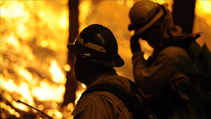 Požari u SAD-u: Vatra zahvatila grad u sjevernoj Kaliforniji, uništeni stambeni objekti