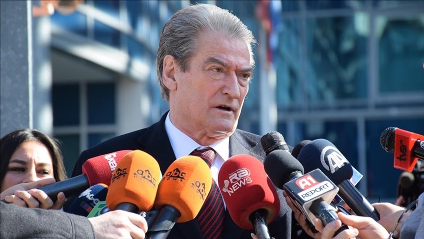 Поранешниот премиер на Албанија со тужба за клевета против американскиот државен секретар Блинкен