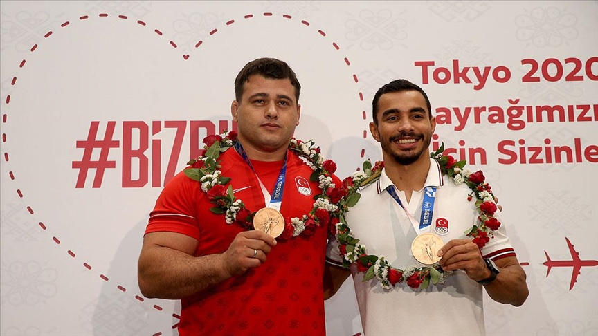 Rıza Kayaalp ve Ferhat Arıcan yurda döndü