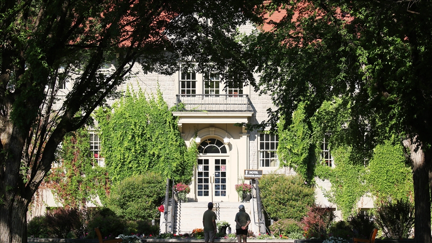 Kanada'da ilk kez Katolik Kilisesinin hayır kurumu statüsünün iptali için kampanya başlatıldı