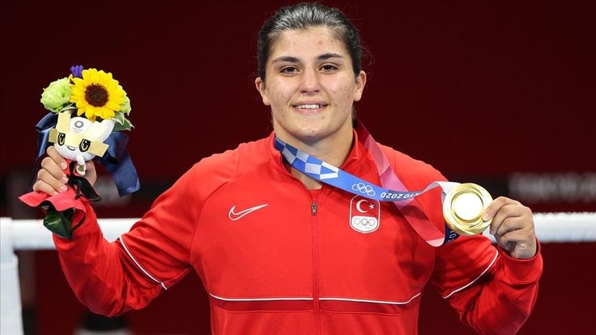 JO Tokyo / Boxe (F) 69 kg : la Turque Busenaz Sürmeneli devient championne Olympique 