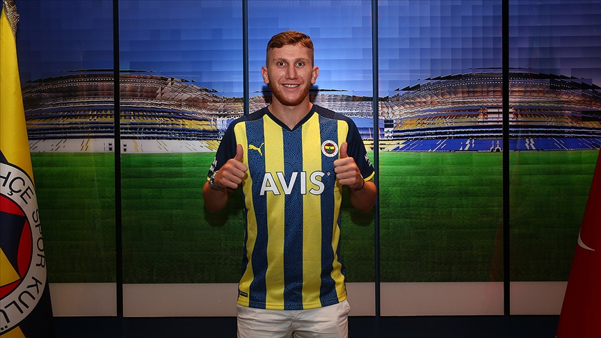 Fenerbahçe, Burak Kapacak ile 5 yıllık sözleşme imzaladı