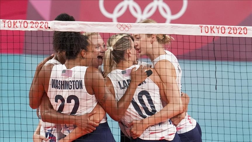 How many sets in women's volleyball hotsell game