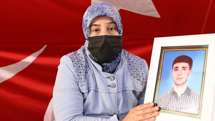 "أمهات ديار بكر" يطالبن باسترداد أبنائهن المختطفين لدى "بي كا كا"