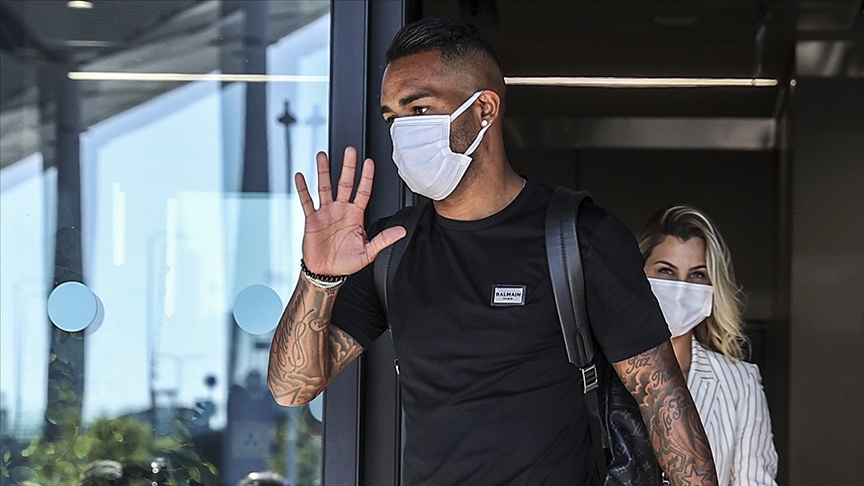 Alex Teixeira, Beşiktaş için İstanbul'a geldi