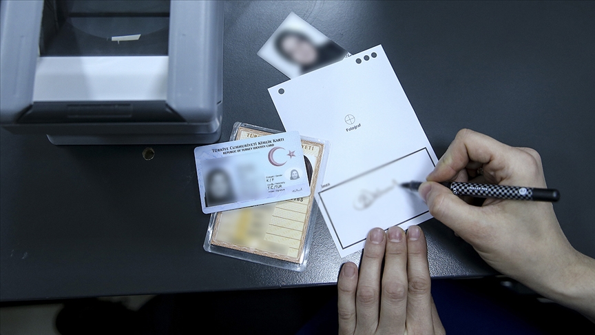 Türkiye nüfusunun yaklaşık yüzde 80'i çipli kimlik kartına geçti