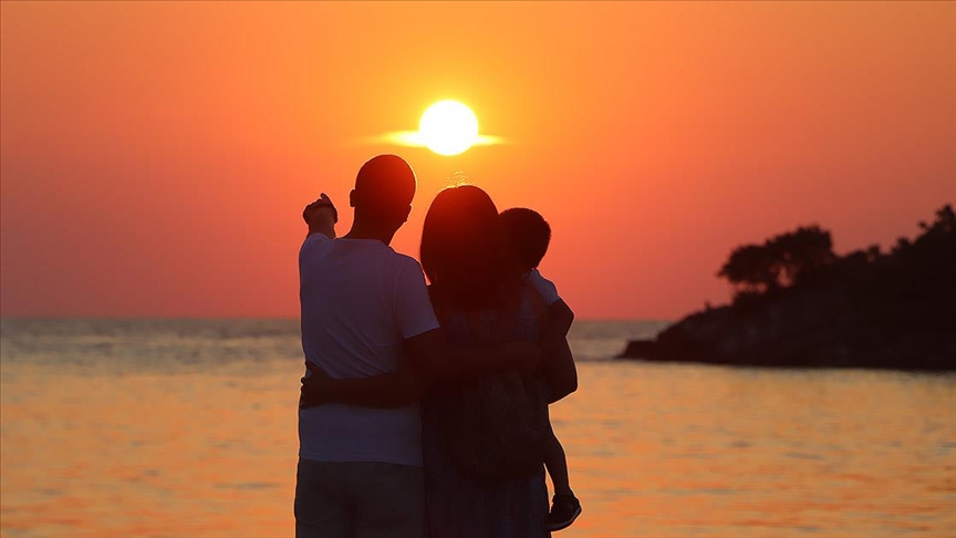 Akçakoca'da gün batımında kartpostallık manzaralar oluştu