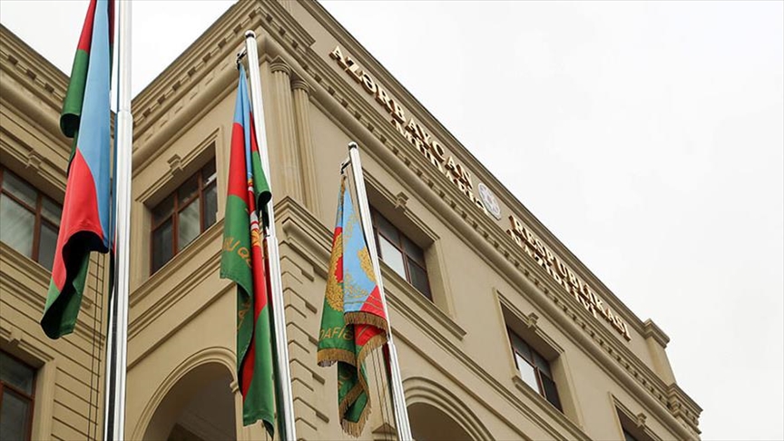 Баку обвинил Ереван в незаконной переброске частей ВС Армении в Карабах