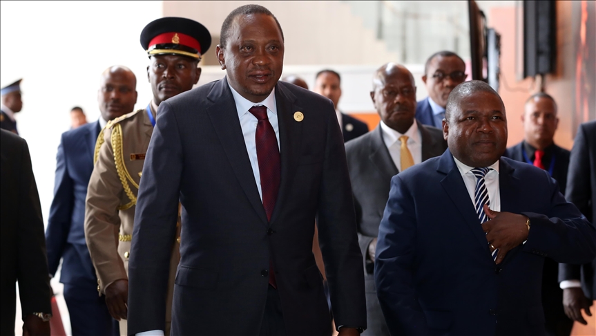 رئيس كينيا يلتقي برئيس الوزراء الصومالي لإصلاح العلاقات