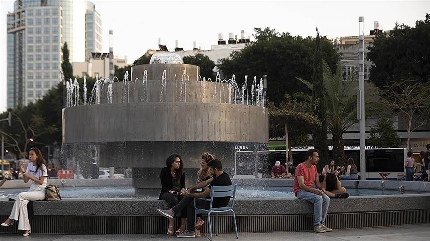 İsrail'de Kovid-19 salgınında günlük vakalar yüksek seyrediyor
