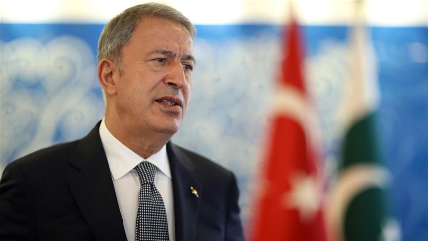 Ministro de Defensa turco: La seguridad del aeropuerto de Kabul es vital para evitar el aislamiento de Afganistán