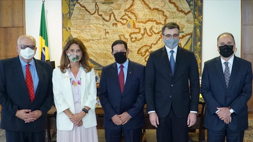 Canciller de Colombia se reunirá con su homólogo brasileño para tratar el tema de la migración