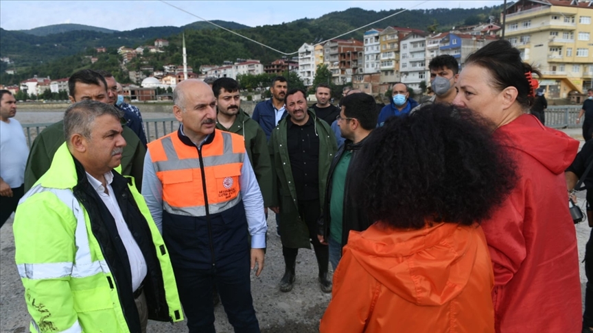 Bakan Karaismailoğlu: Kayıplarımız için arama kurtarma çalışmalarımız yoğun şekilde devam ediyor