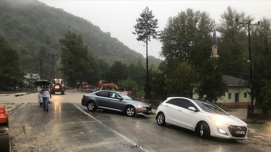 Bartın-Karabük kara yolu kontrollü olarak ulaşıma açıldı