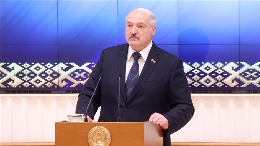 Лукашенко: Не хочу, чтобы Беларусь стала полем битвы