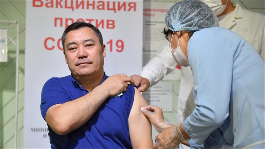Жапаров получил вторую дозу вакцины от коронавируса