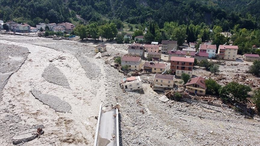 Число жертв наводнений в черноморском регионе Турции достигло 44