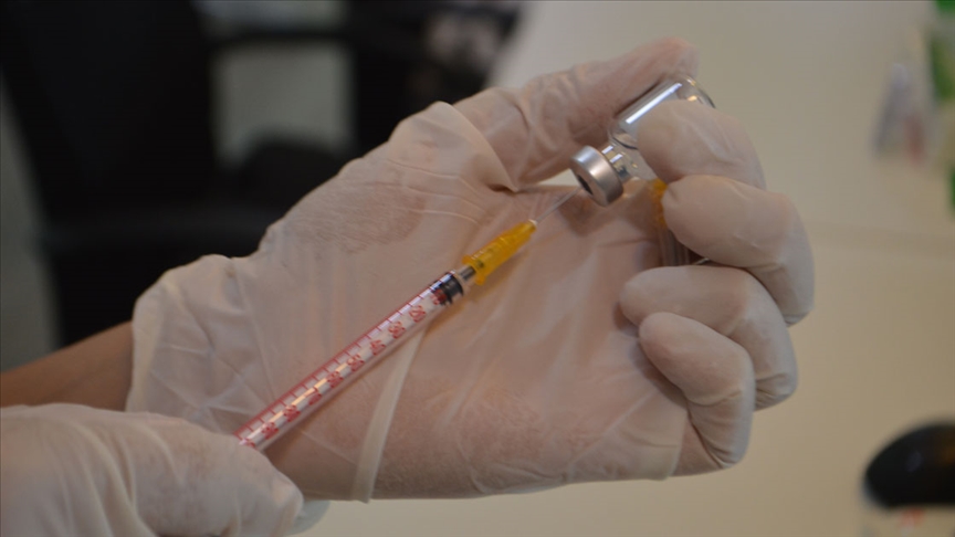 Türkiye'de ilk doz Kovid-19 aşısını yaptırmayan 18 milyon 313 bin 689 kişi var
