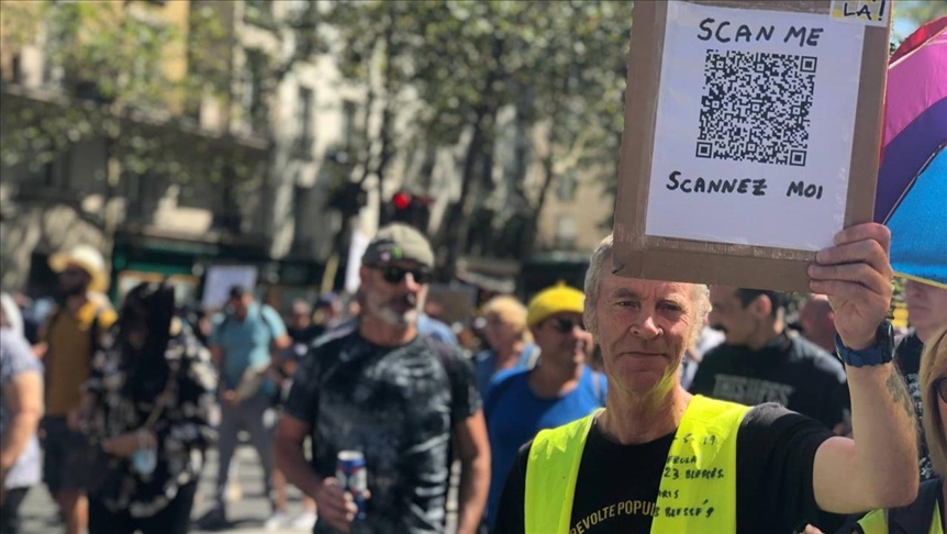 Francuska: Na više lokacija protesti protiv obavezne vakcinacije protiv COVID-19