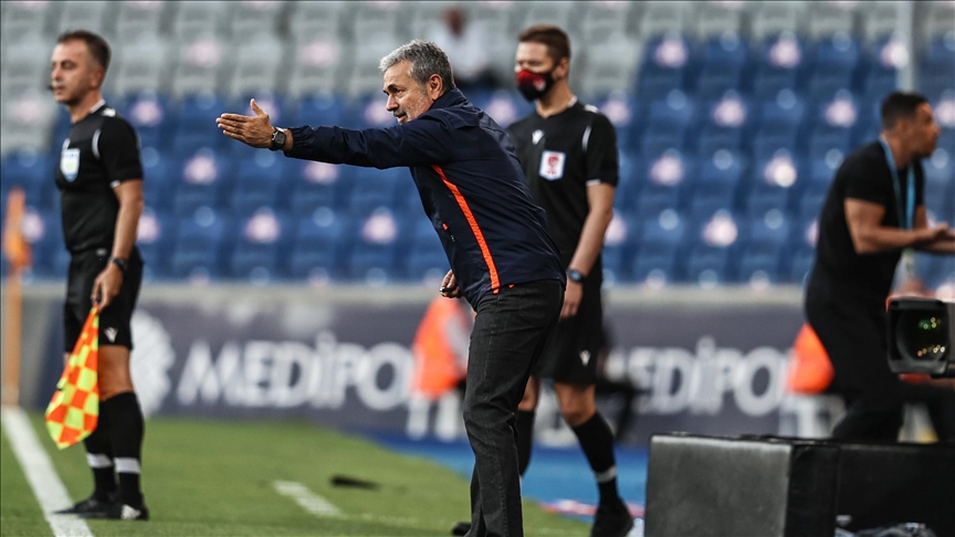 Medipol Başakşehir Teknik Direktörü Aykut Kocaman: İlk yarıdaki halimizle maçı kaybettik