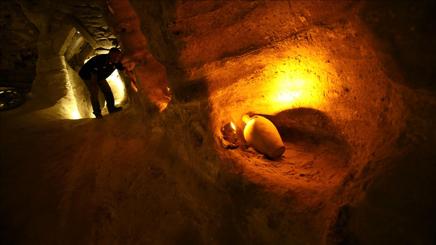 Tarihi yamaç yerleşimi Kayaşehir'de ortaya çıkarılan at ahırı müzeye dönüştürülüyor