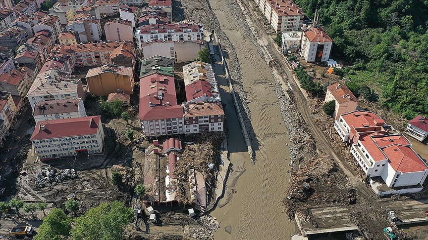 Karadeniz'deki sel felaketinde can kaybı 66'ya yükseldi