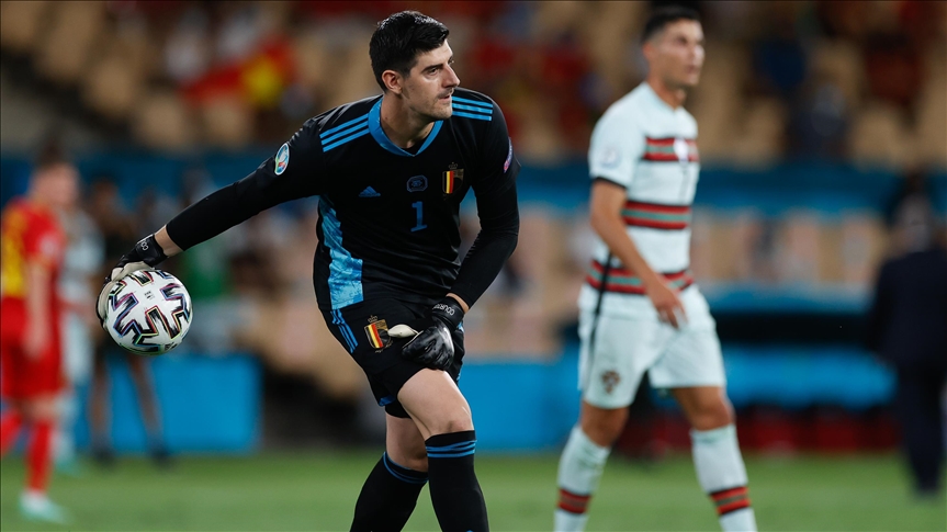 Courtois renews contract with Real Madrid