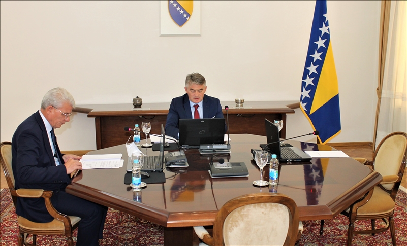 Predsjedništvo BiH: Na vanrednoj sjednici razmatrano korištenje letjelica u gašenju požara