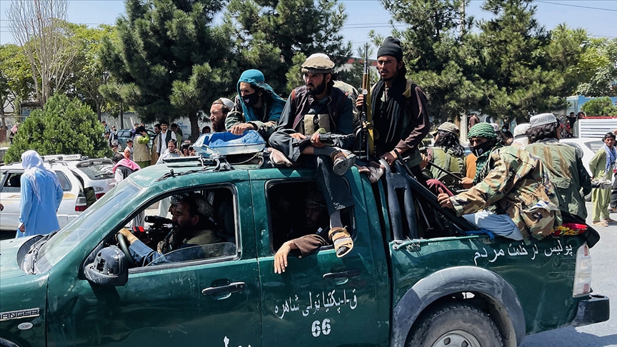Afganistan'da az sayıdaki yerleşimin kontrolü için Taliban ile yerel gruplar arasındaki bekleyiş sürüyor